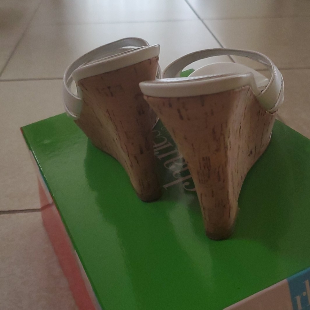 Shoes - Picture 5 of 5
